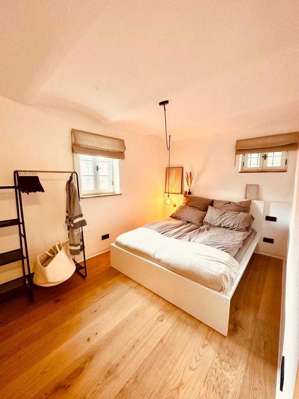 Bed, Bedroom, towels, wardrobe