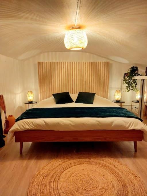 Le Patio - Cinélodge avec jardin House in Poitiers