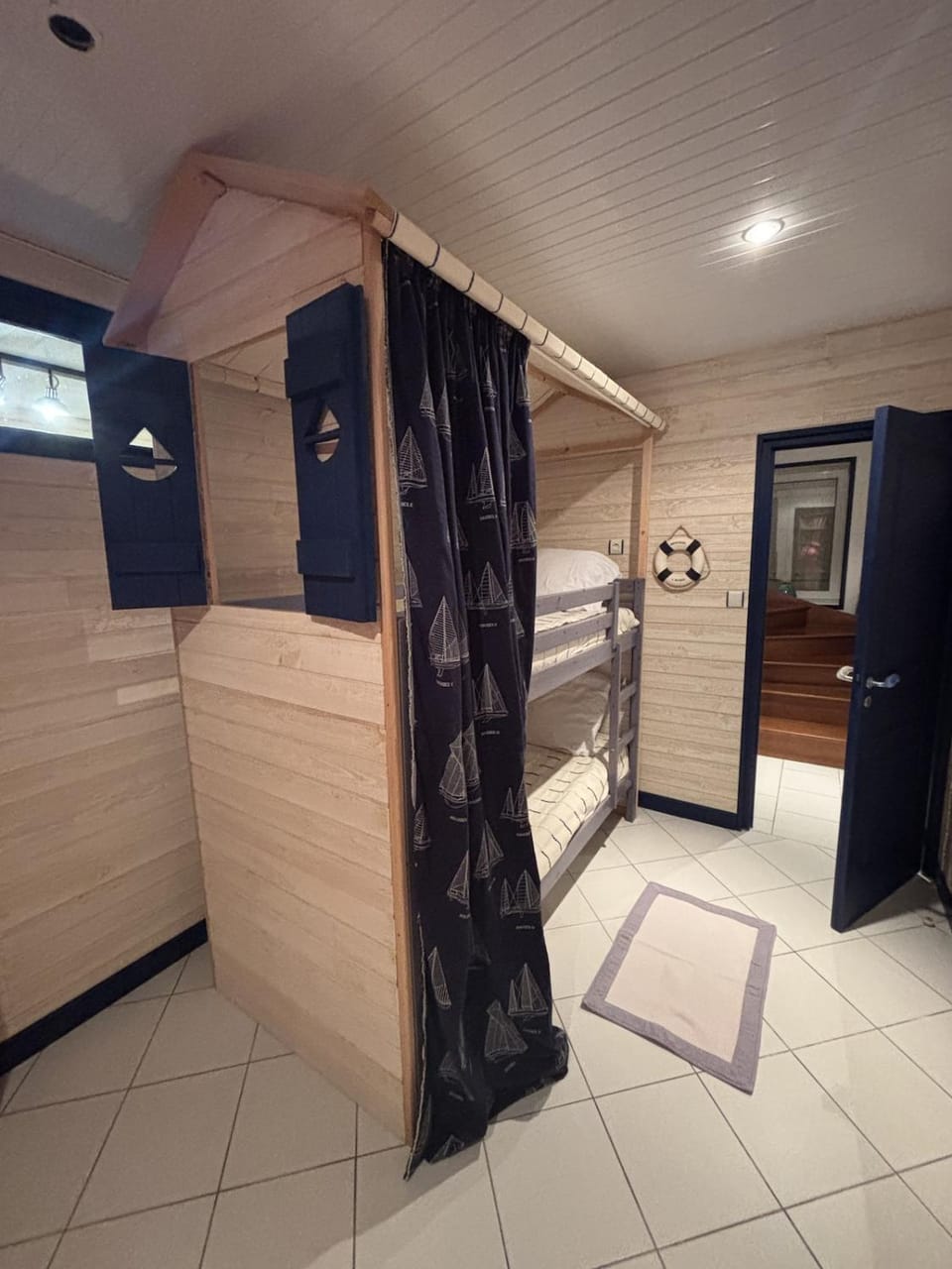 Bed, Bedroom, bunk bed