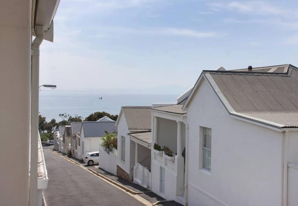 Neighbourhood, Street view