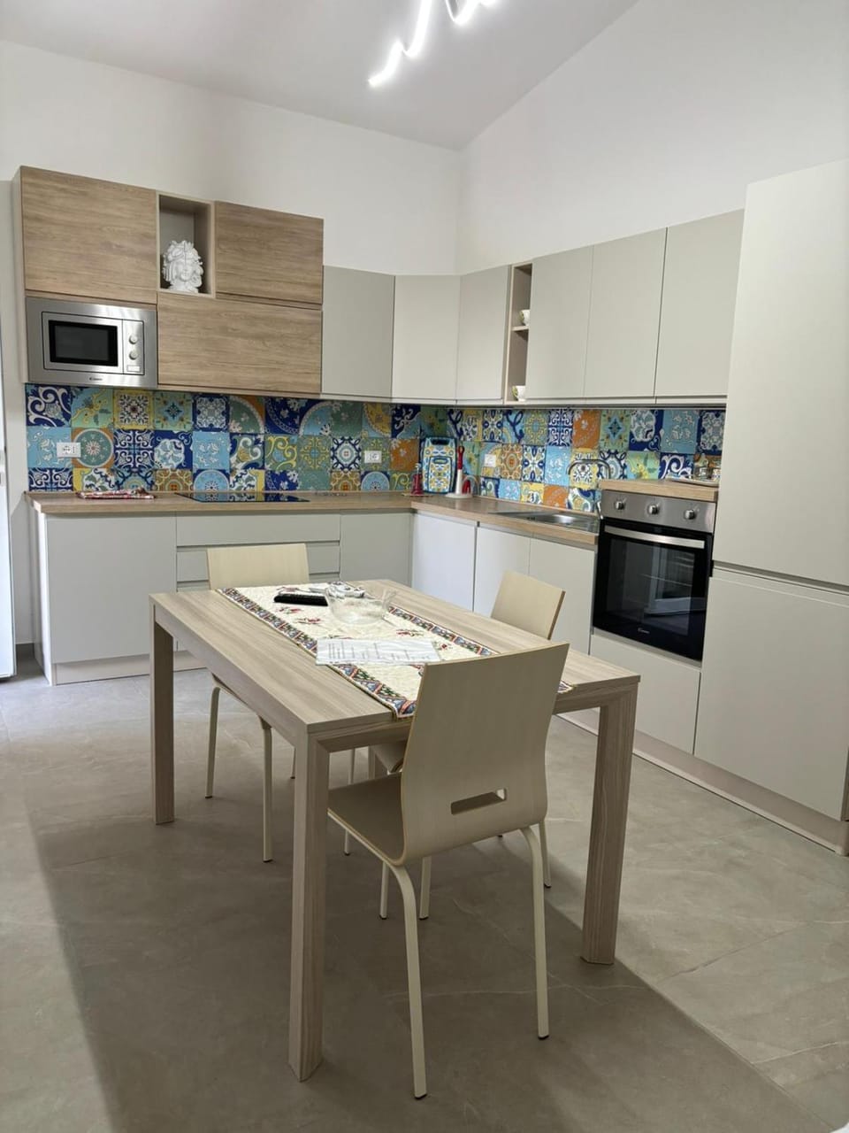 Kitchen or kitchenette, Dining area, dishwasher, oven