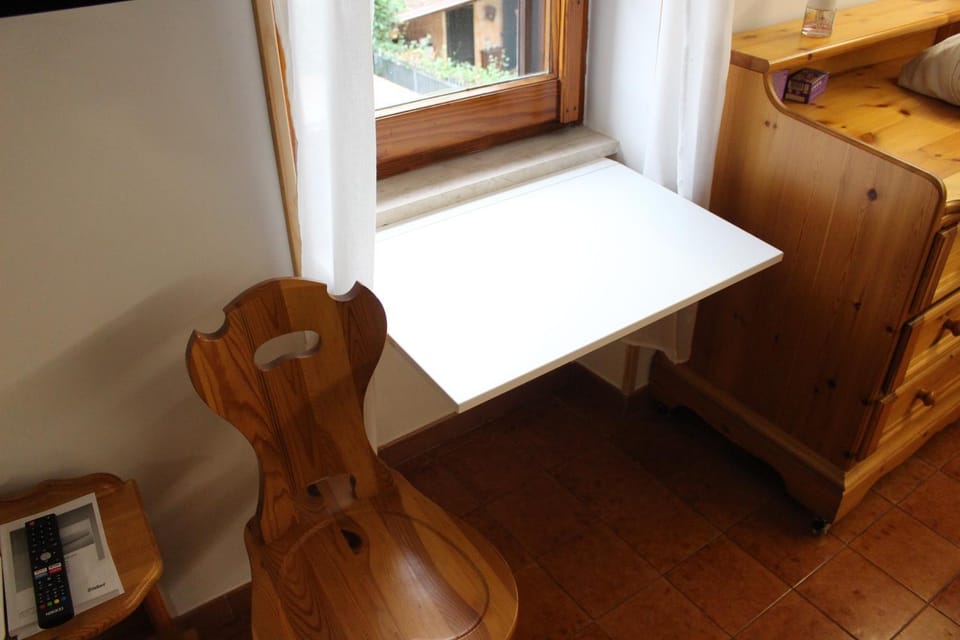 Seating area, Breakfast