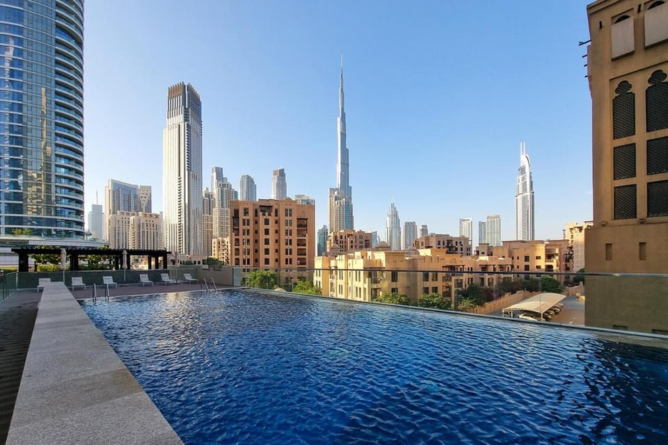 Nearby landmark, Day, City view, Pool view, Swimming pool, Swimming pool