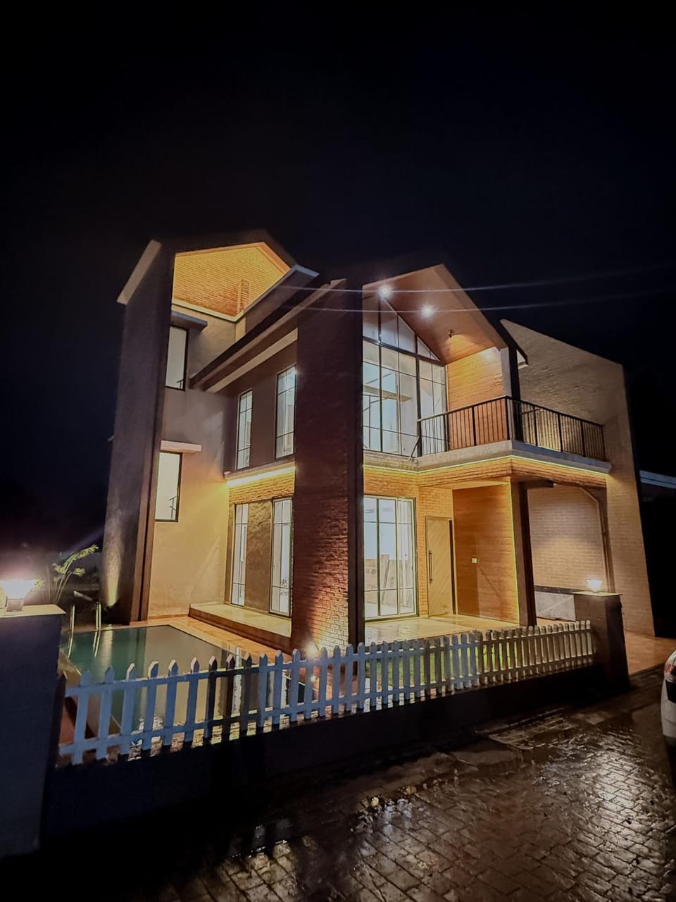 Property building, Night