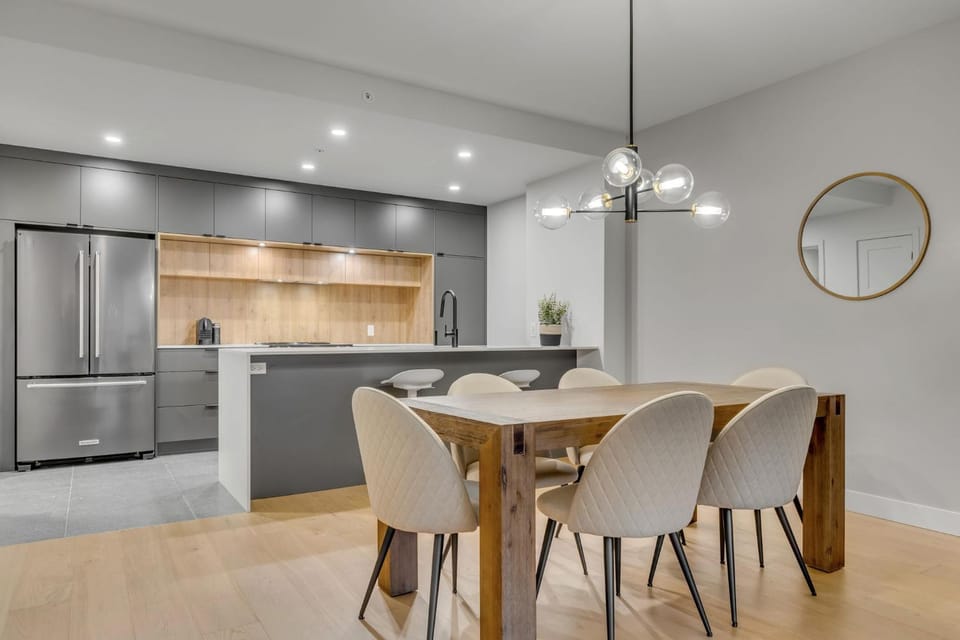 Kitchen or kitchenette, Dining area, dishwasher, oven, stove