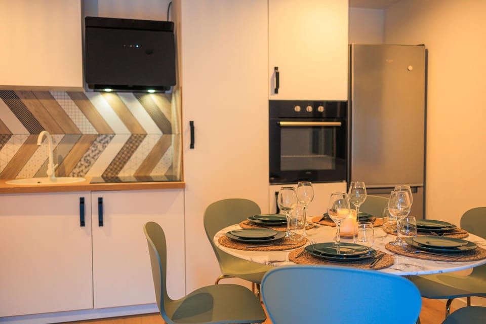 Dining area, Meals