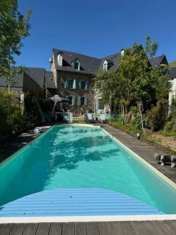 Property building, Swimming pool