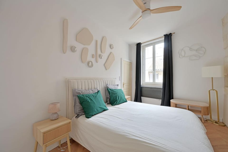 Bedroom, heating