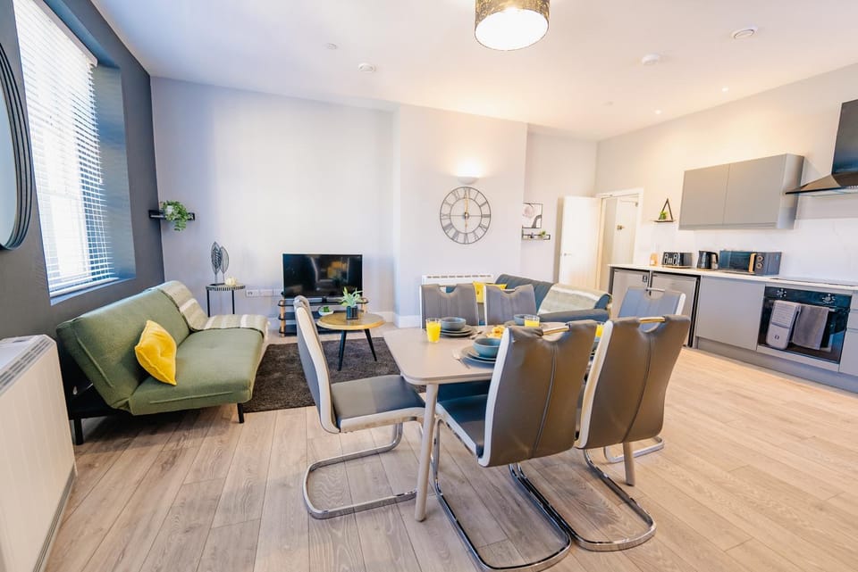 TV and multimedia, Kitchen or kitchenette, Living room, Seating area, Dining area, minibar, pet friendly