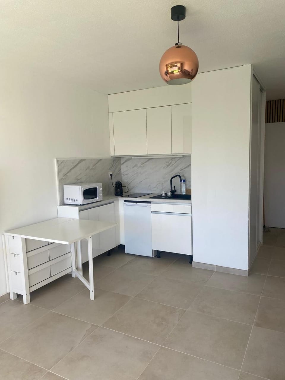 Kitchen or kitchenette, stove