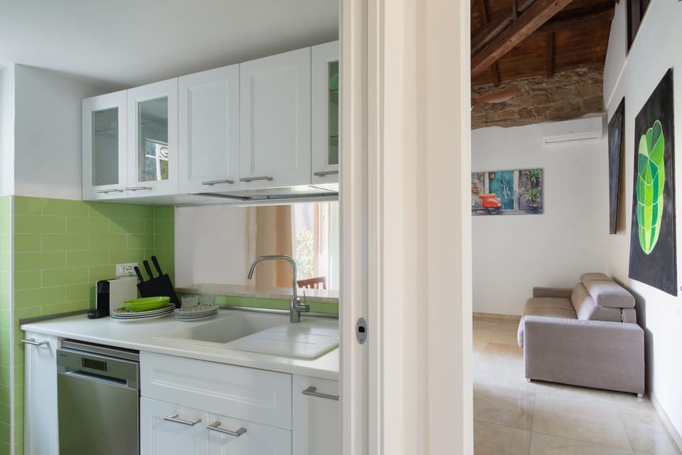 Kitchen or kitchenette, Living room, Seating area, Dining area, oven, pet friendly, stove