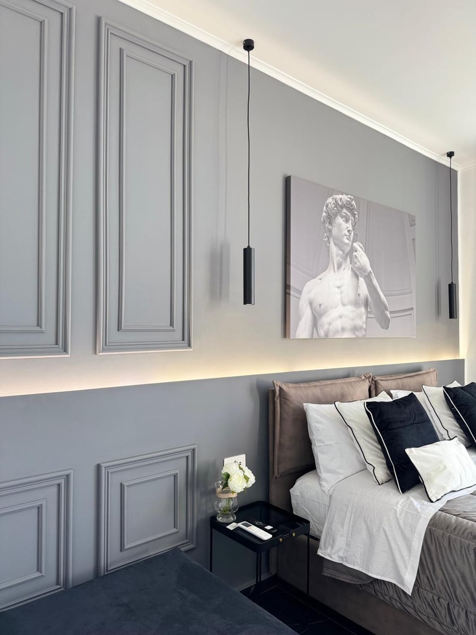Bed, Photo of the whole room, Decorative detail, Bedroom