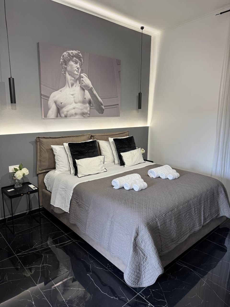 Bed, Photo of the whole room, Decorative detail, Bedroom, towels