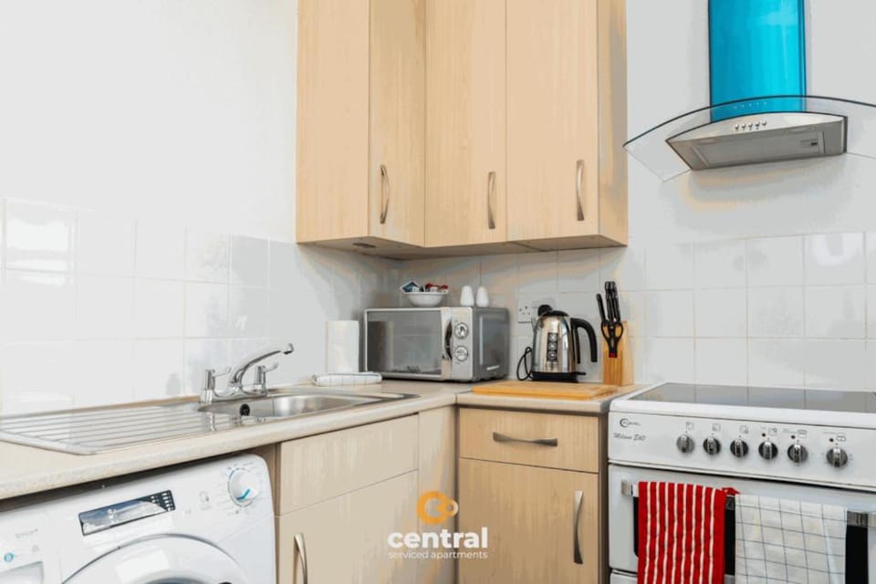 Coffee/tea facilities, Kitchen or kitchenette, stove, toaster, washing machine, dryer