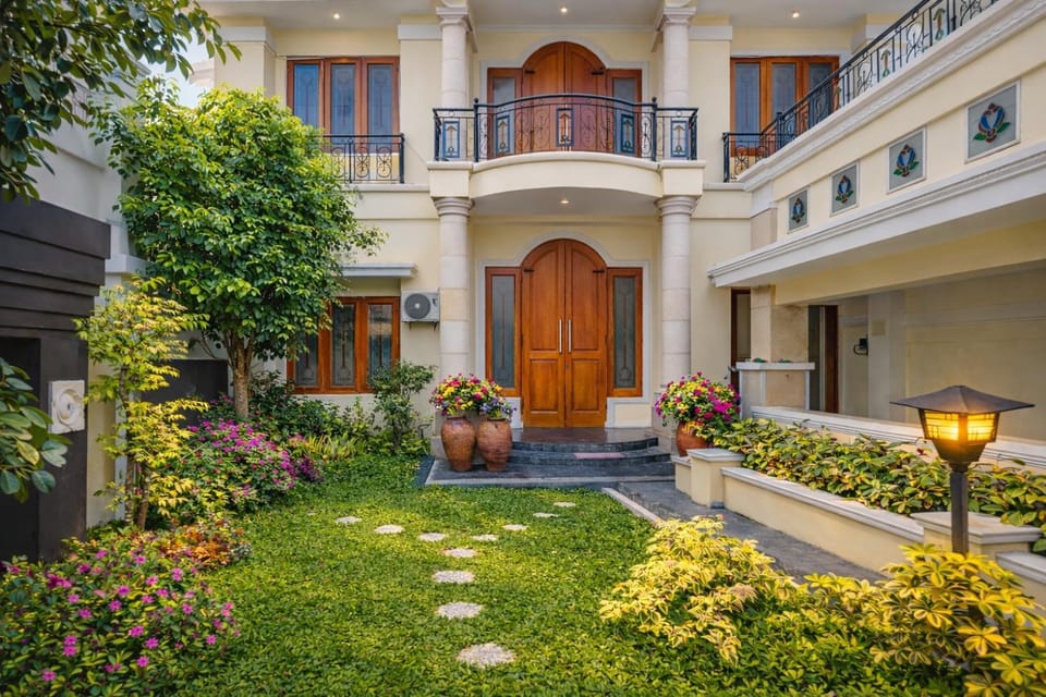 Property building, Spring, Day, Garden, Garden view