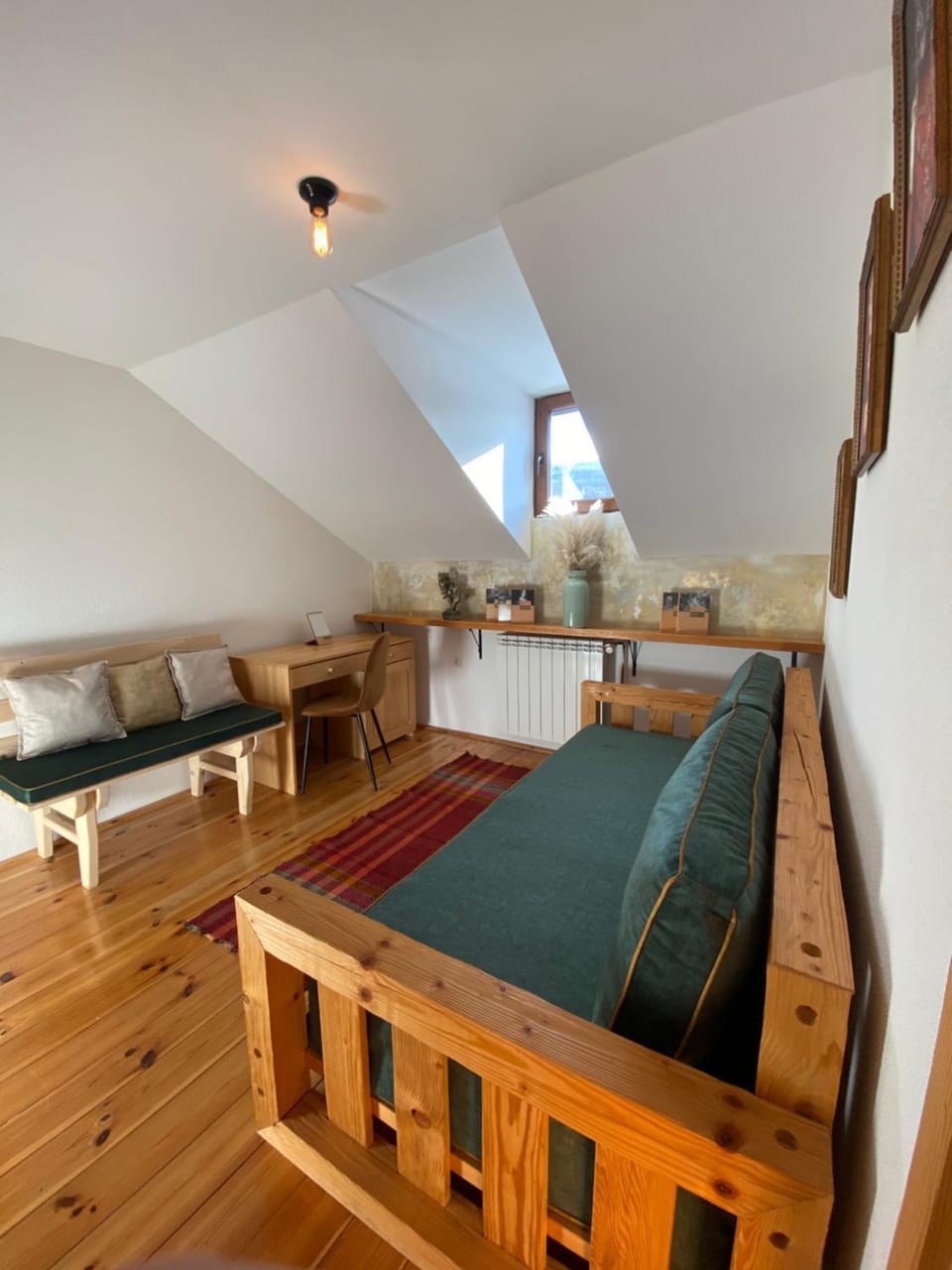 Pubhouse & Rooms Pahulja Bed and Breakfast in Montenegro