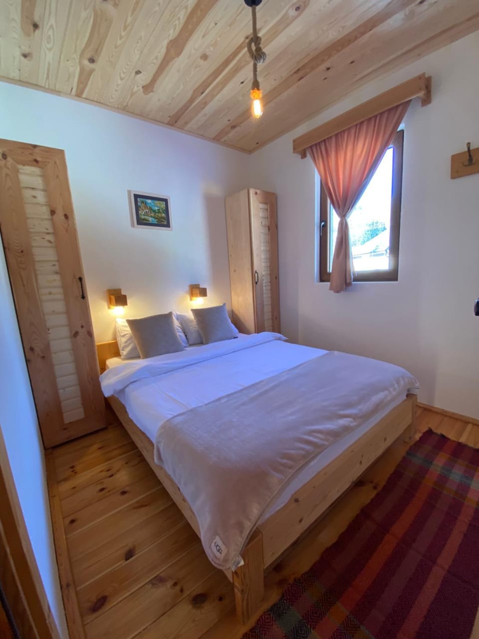 Pubhouse & Rooms Pahulja Bed and Breakfast in Montenegro