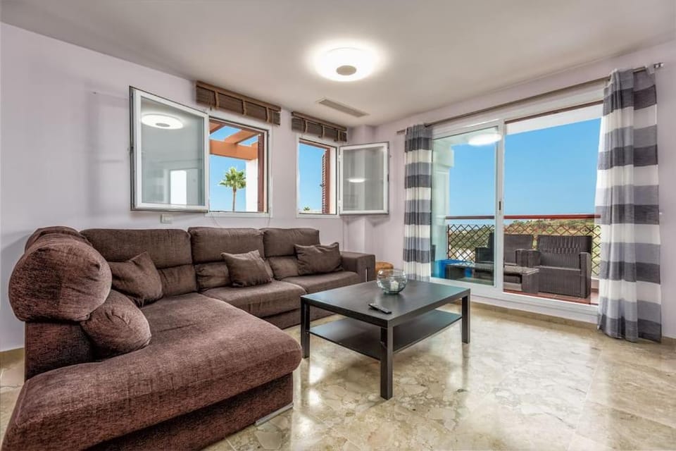 View (from property/room), Balcony/Terrace, Living room