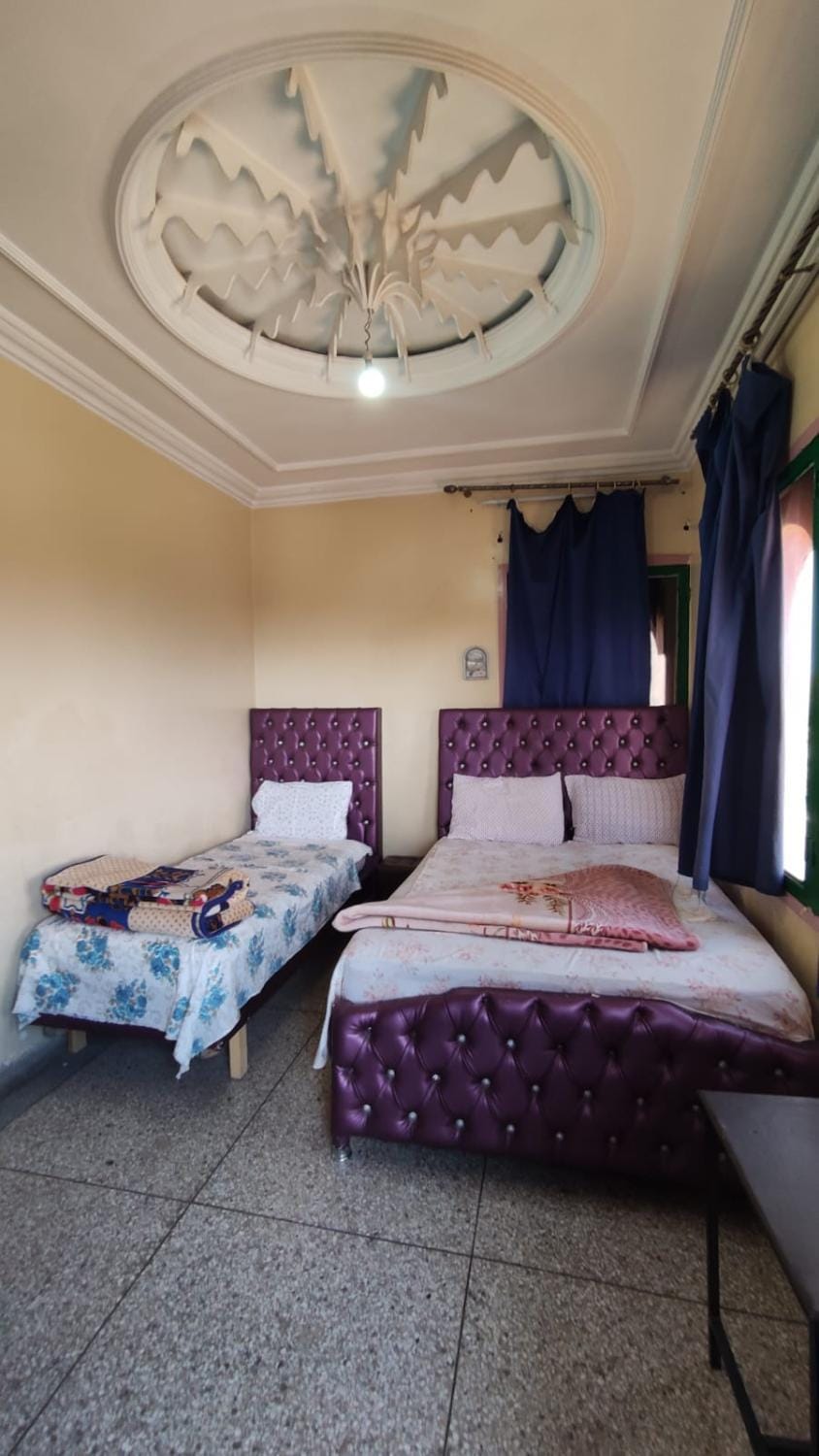 Bed, Photo of the whole room, Seating area, Bedroom