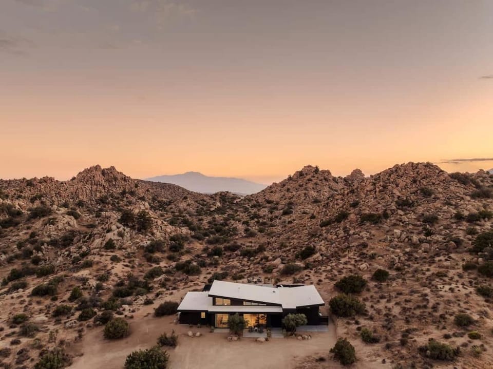 Whistling Rock By The Cohost Company House in Yucca Valley