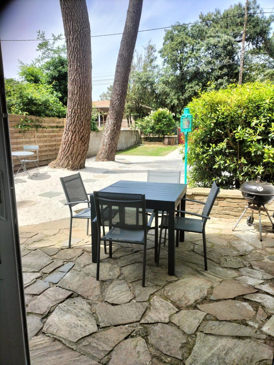 Patio, Dining area, Garden view, Parking