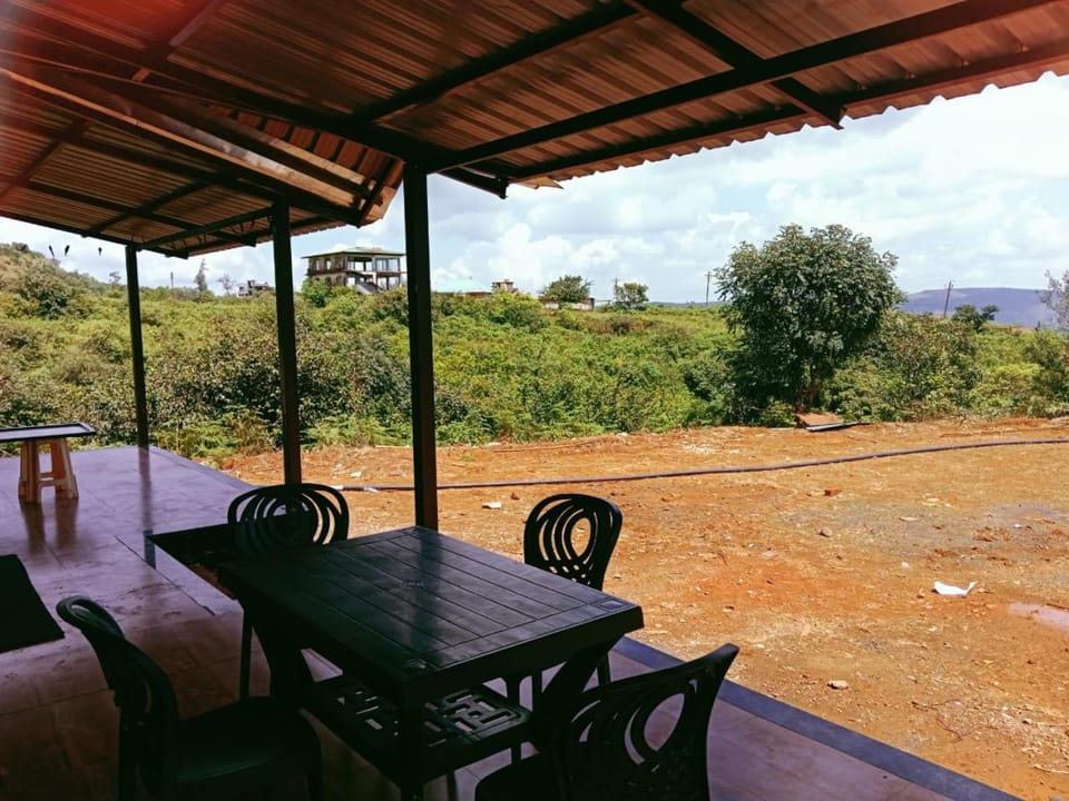 Dattatray Hollydays 3bhk AC VillA Country House in Mahabaleshwar
