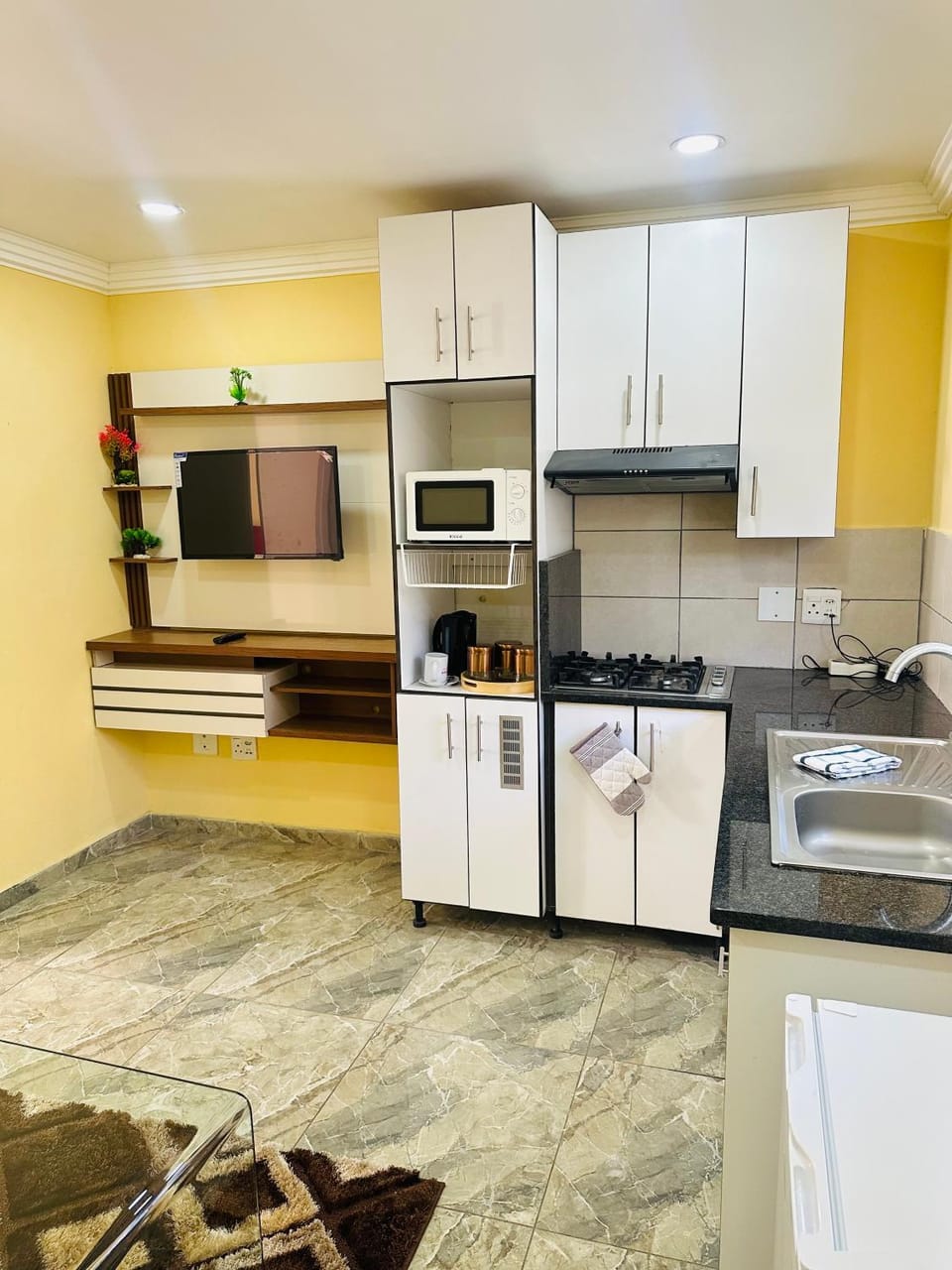 Kitchen or kitchenette