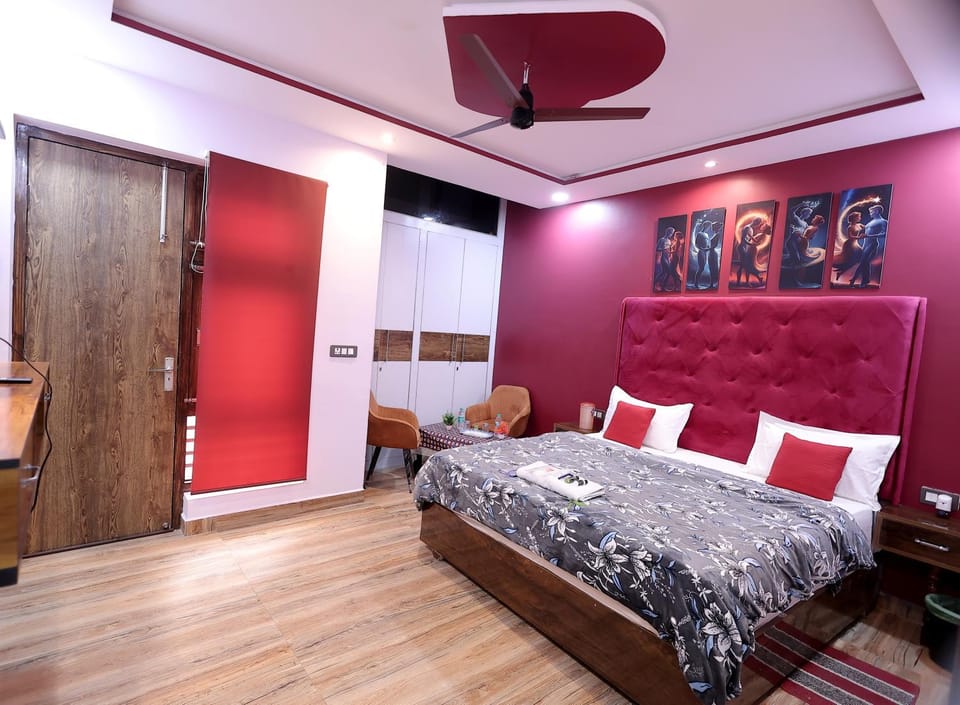 Photo of the whole room, Bedroom, room service, VIP