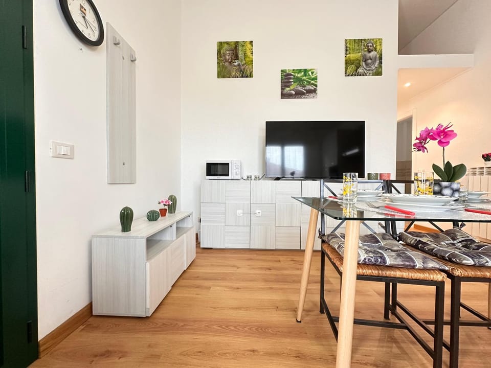 TV and multimedia, Dining area