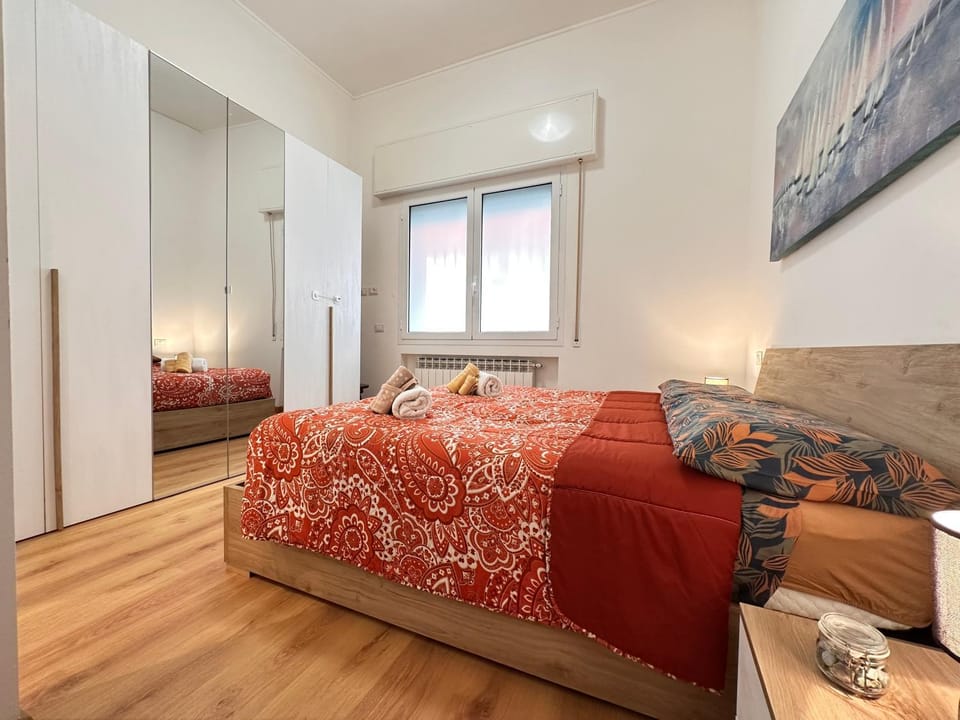 Bed, Photo of the whole room, Bedroom, wardrobe