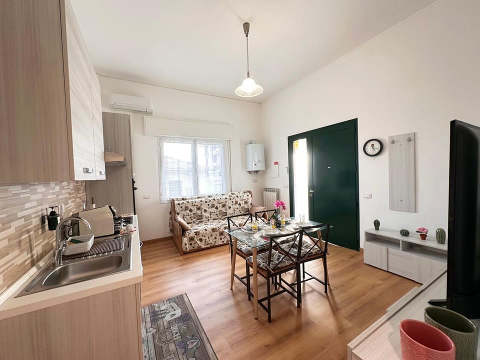 Kitchen or kitchenette, Living room, Dining area, stove