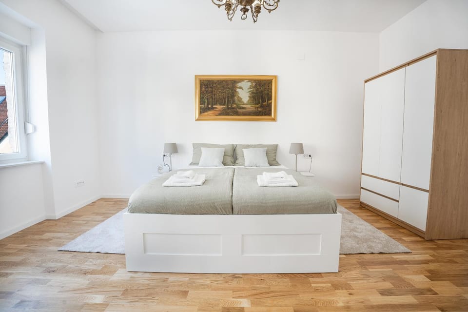 Bedroom, towels, wardrobe