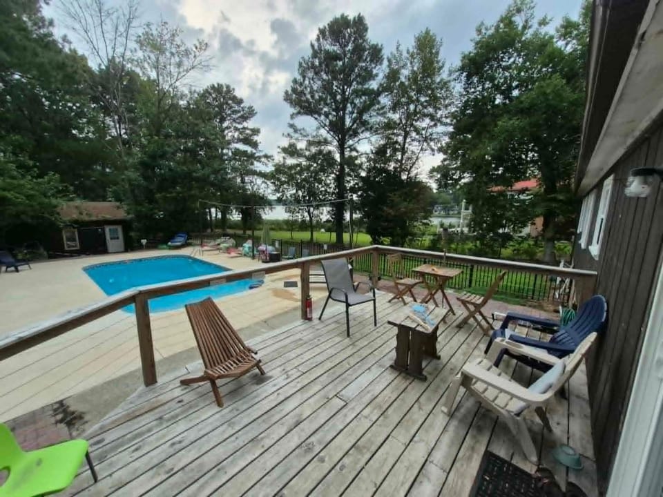 Pool River House House in Newport News