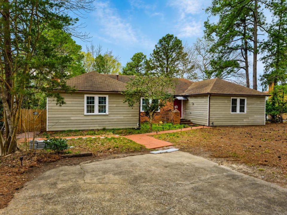 Pool River House House in Newport News