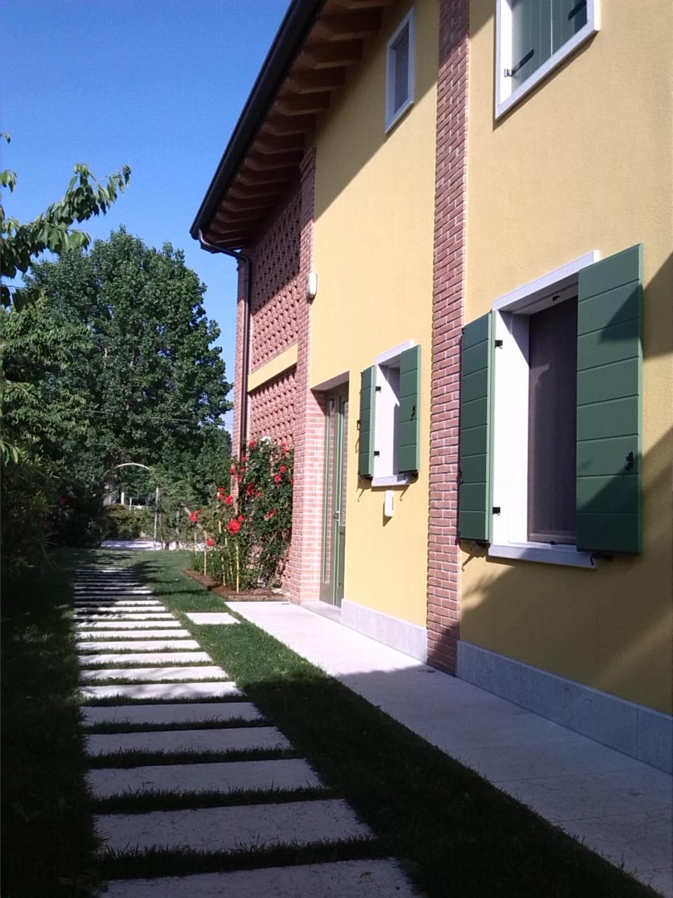 Facade/entrance, Day