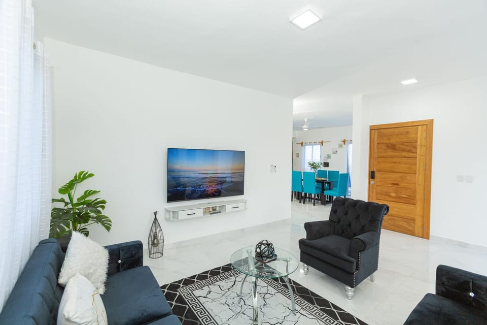 Crown lll with Pool -3 Bedrooms close to Everything Apartment in Puerto Plata