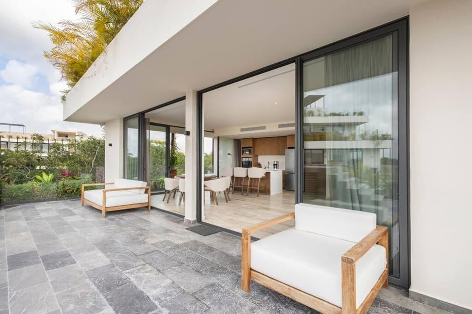 Stunning 2 bd Mistiq PH rooftop private pool Apartment in State of Quintana Roo