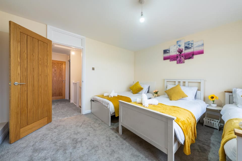 Bed, Photo of the whole room, Bedroom, towels, wardrobe