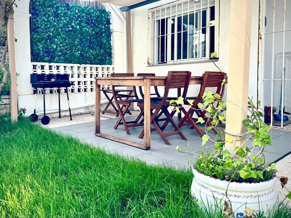 Patio, Spring, Day, Garden, Balcony/Terrace, Dining area, Garden view