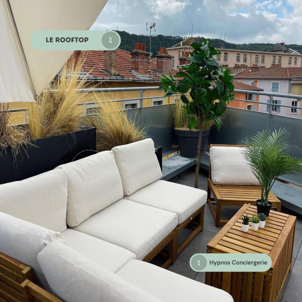 View (from property/room), Balcony/Terrace, Seating area