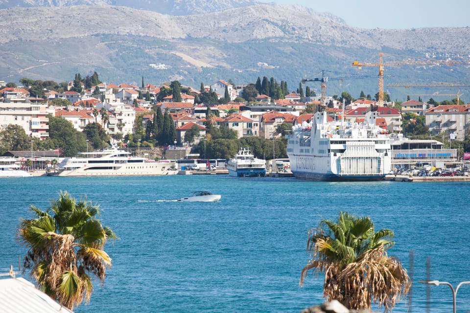 City view, Sea view