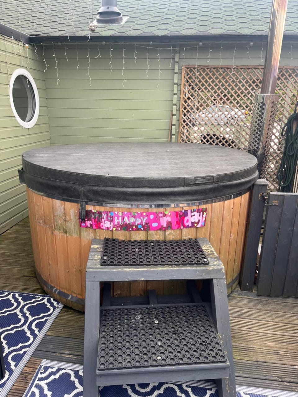 Semi Off Grid Fearless Fox Lodge complete with Log burners, Hot Tub & Sauna Campground/ 
RV Resort in Ribble Valley District