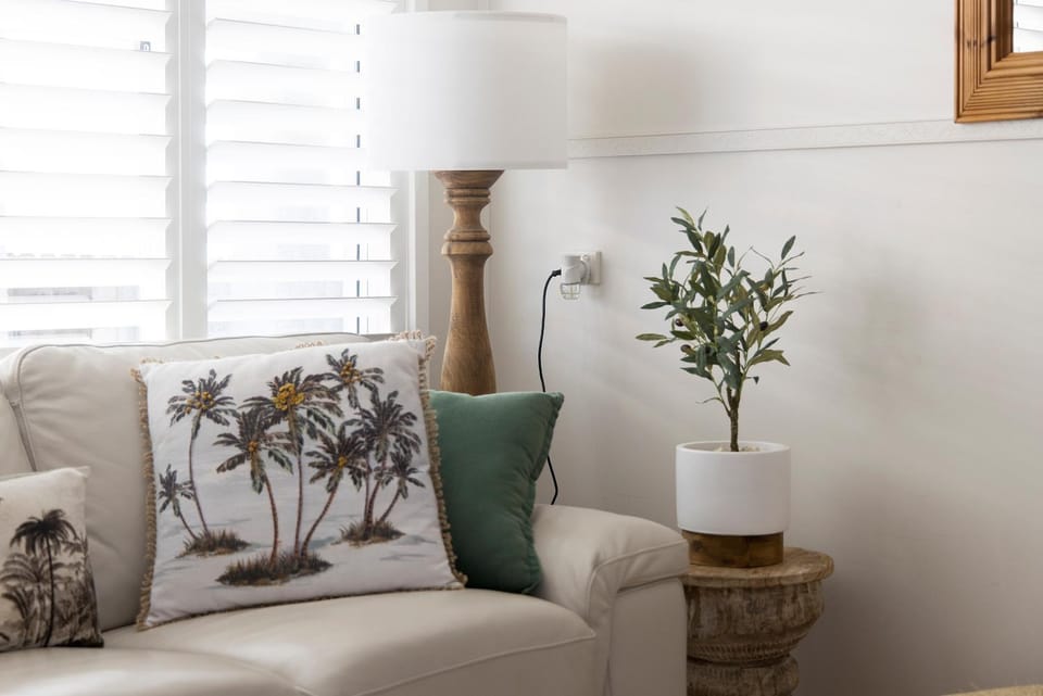 Living room, Decorative detail, Seating area