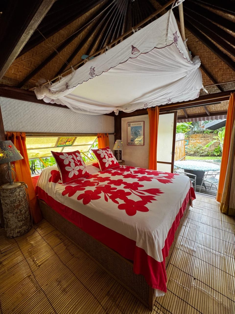 Fare BAMBOO avec PALAPA et piscine partagée House in Moorea-Maiao
