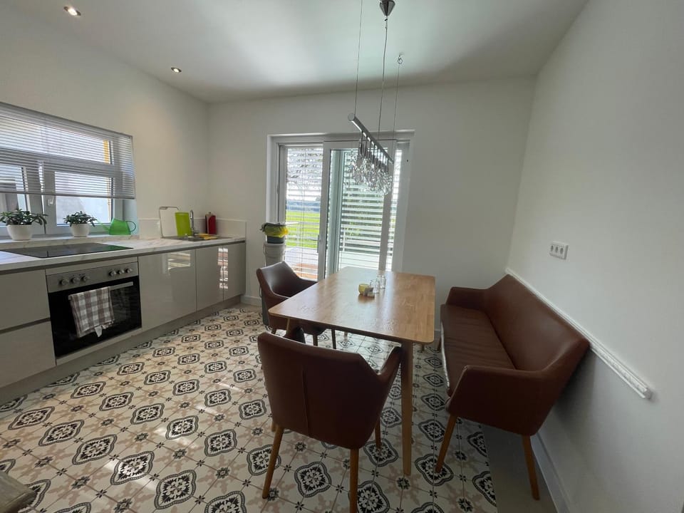 Offene Wohnung mit zwei Einzelbetten und Schlafzimmer mit Doppelbett Apartment in North Rhine-Westphalia