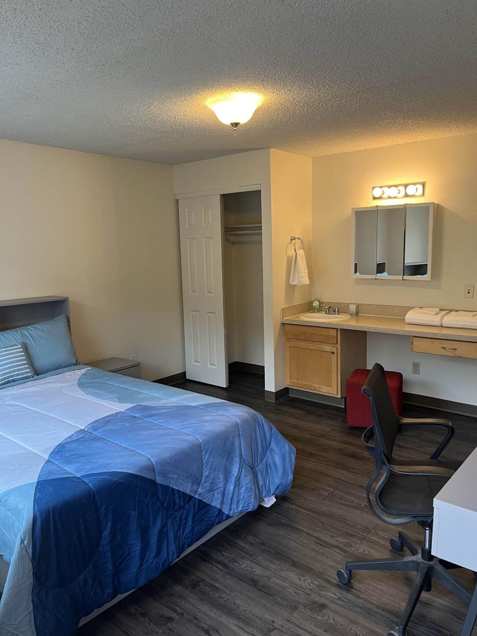 Modern Apartment mins from WSU Apartment in Pullman