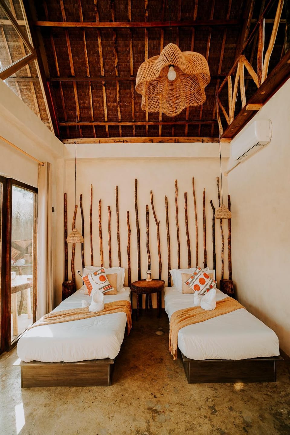 Bed, Photo of the whole room, Bedroom, towels, air conditioner
