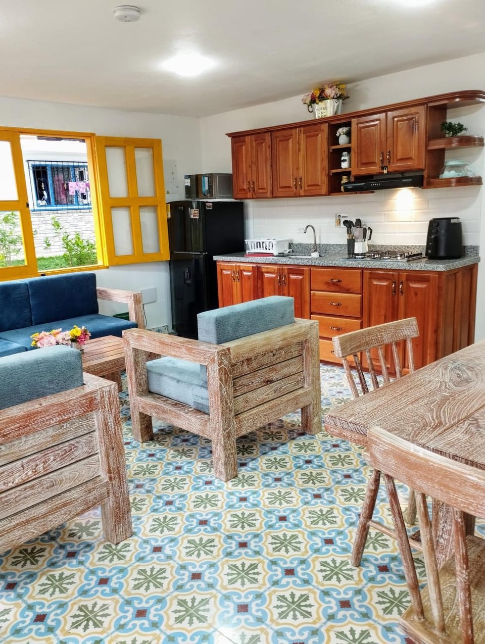 Kitchen or kitchenette, Living room