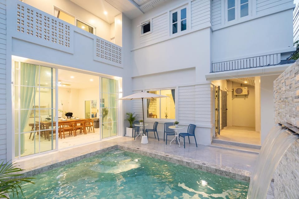 View (from property/room), Pool view, Swimming pool, Swimming pool