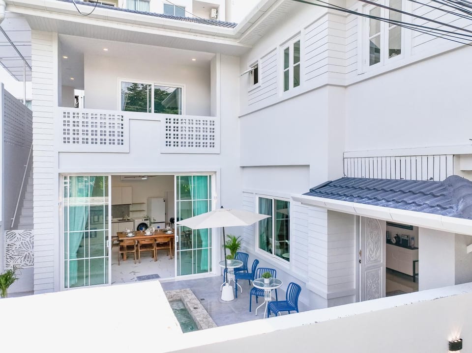Pool view, Swimming pool